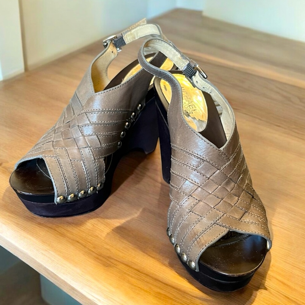 Michael Kors~Like New taupe wedge with silver studs! Size 7.5